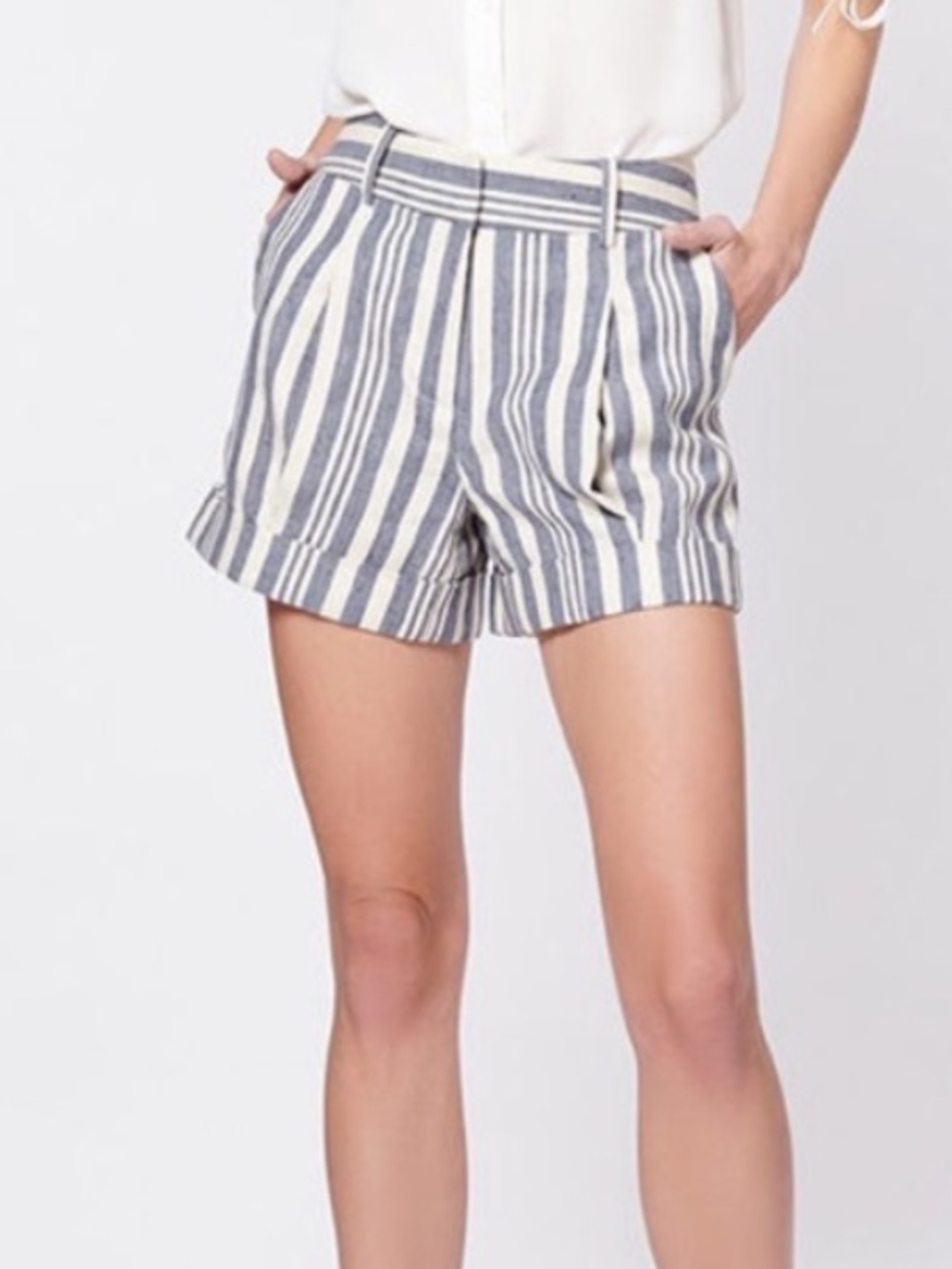 VERONICA BEARD Carito Linen Blend Striped Shorts in Ecru Indigo Sz 4 Like New